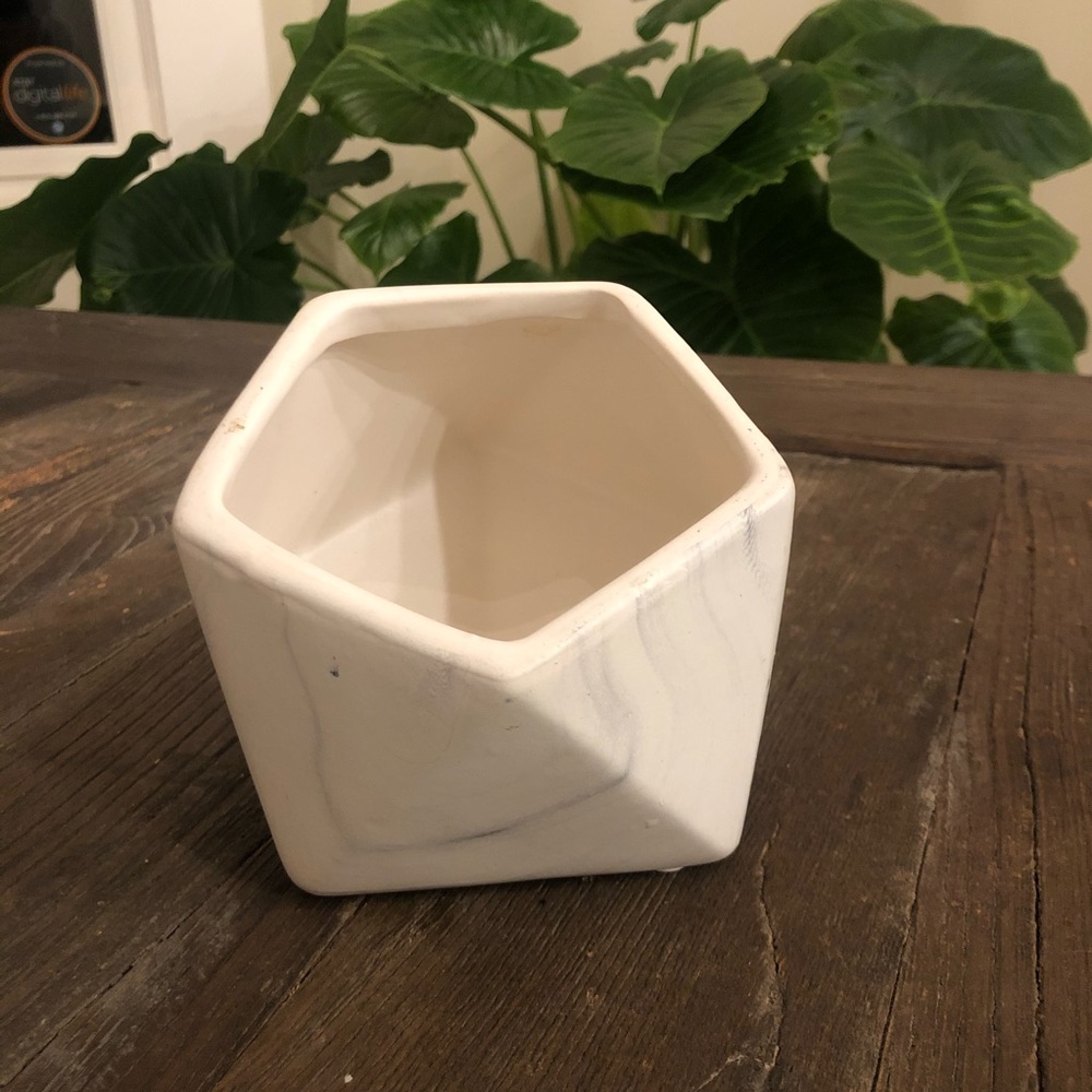 Geometric White Marbled Ceramic Vase